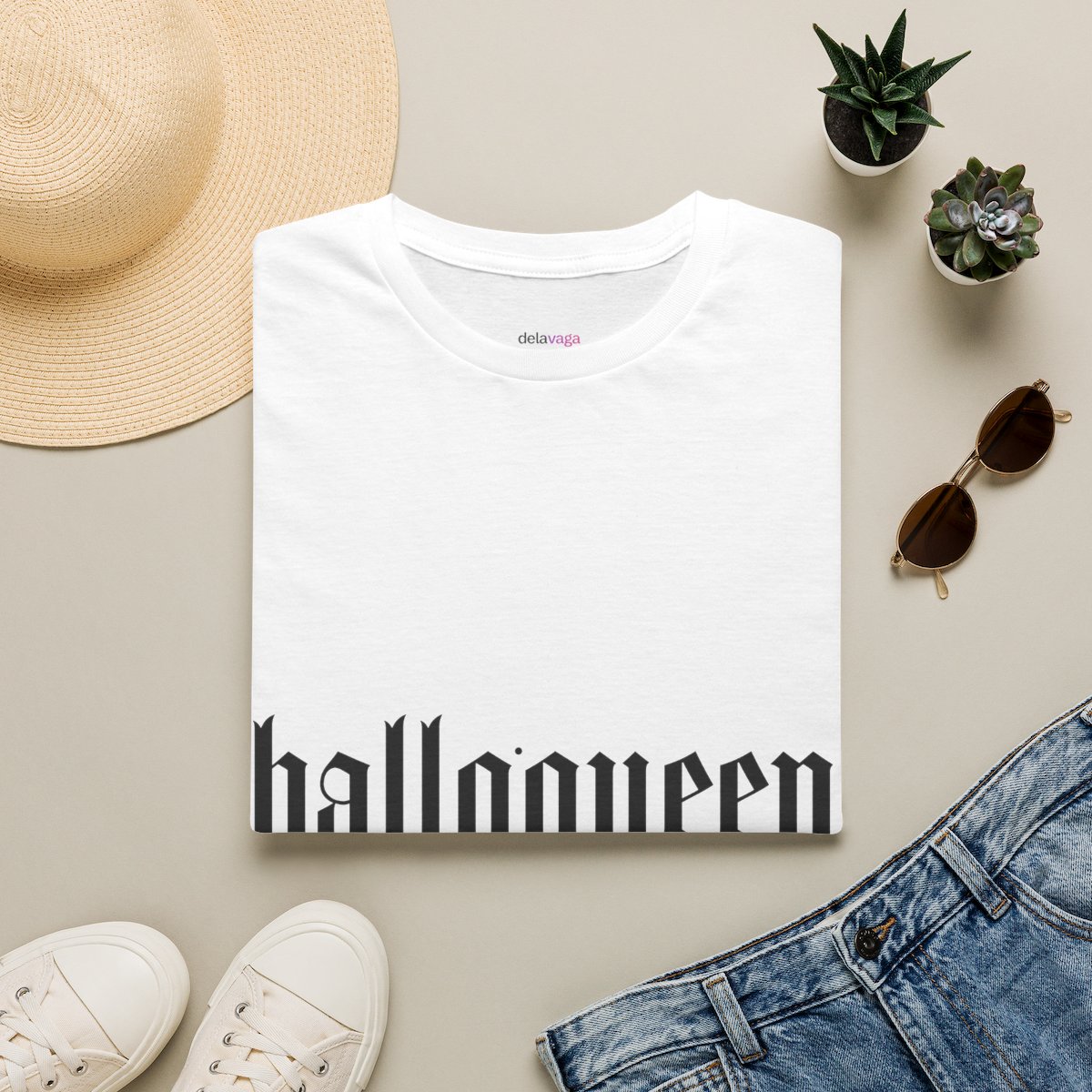 hallowqueen T-Shirt | Halloween gothic text tee